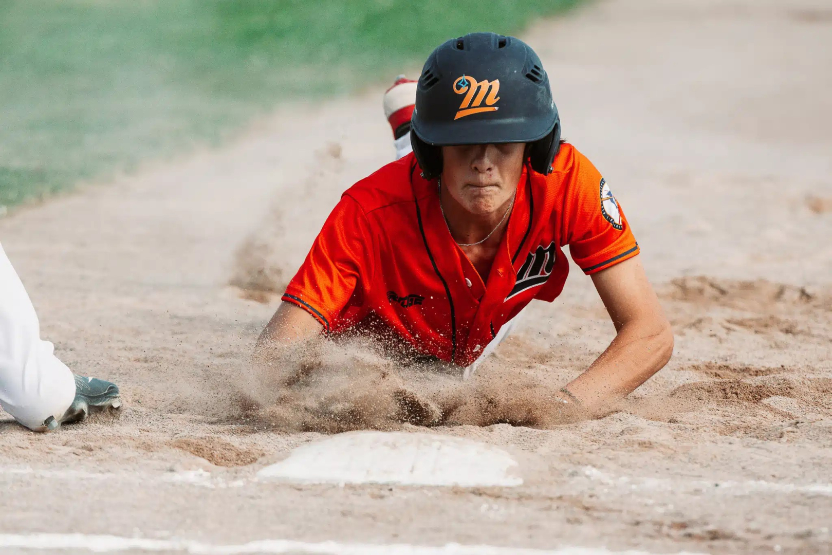 un joueur de baseball sur le terrain 