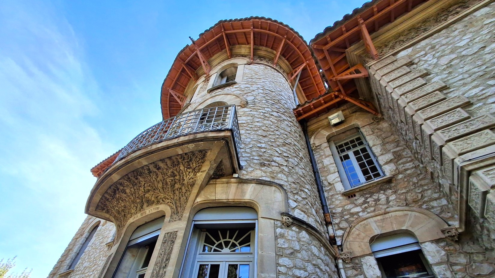 Détail de toiture de la Villa des Chardons