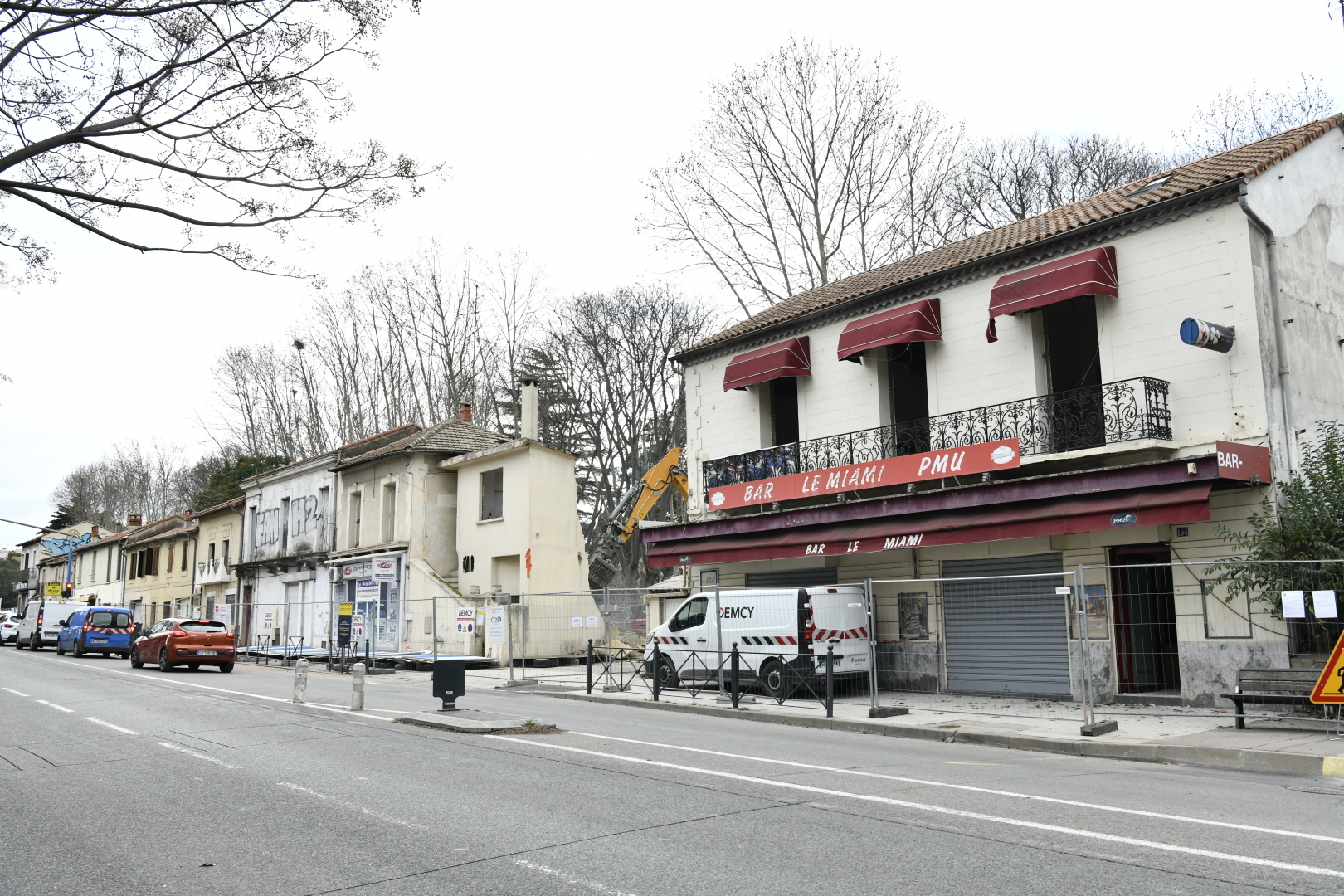 L'avenue de Toulouse avant les travaux de démolition des maisons 