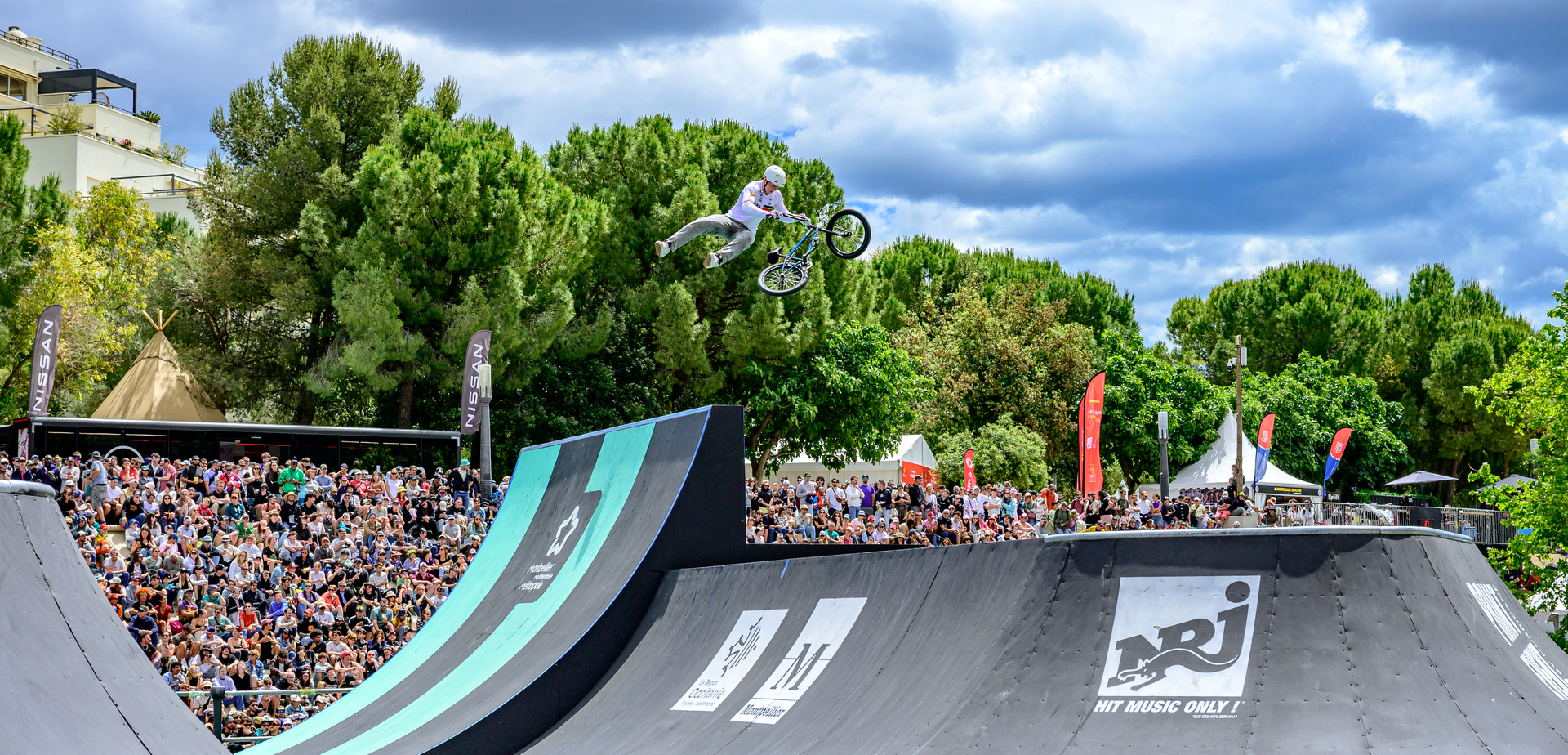 BMX freestyle sur les berges du Lez