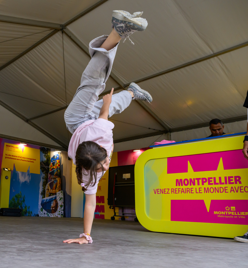 d&eacute;monstration et atelier breakdance sur le stand de la Ville et de la M&eacute;tropole de Montpellier