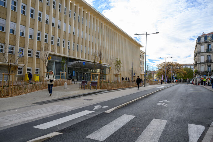 la piste cyclable devant rondelet
