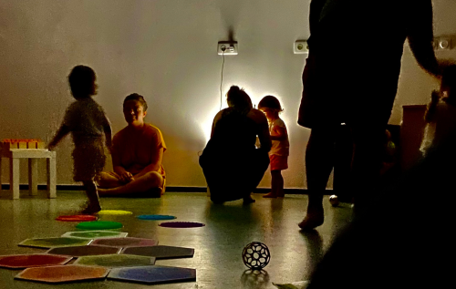 les enfants dans une atmosphère apaisée