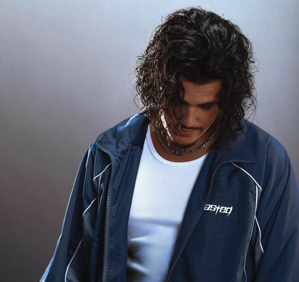 le chanteur rap pop urbaine Carbone