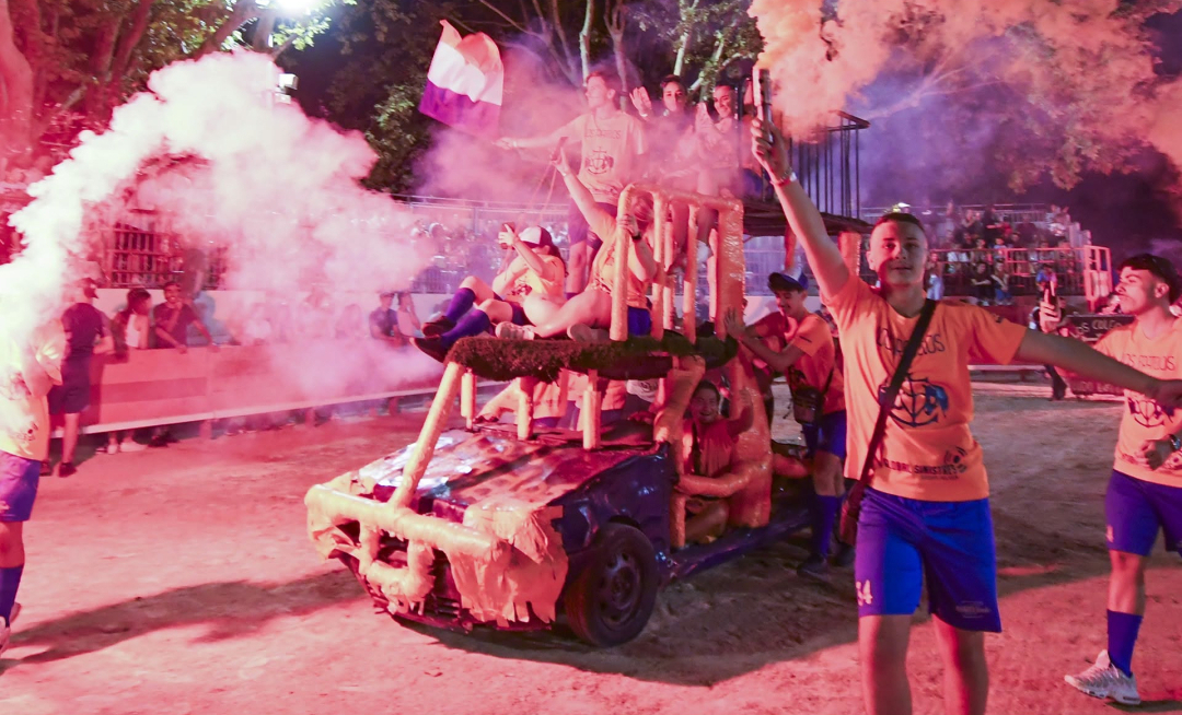 les jeunes qui font la fête