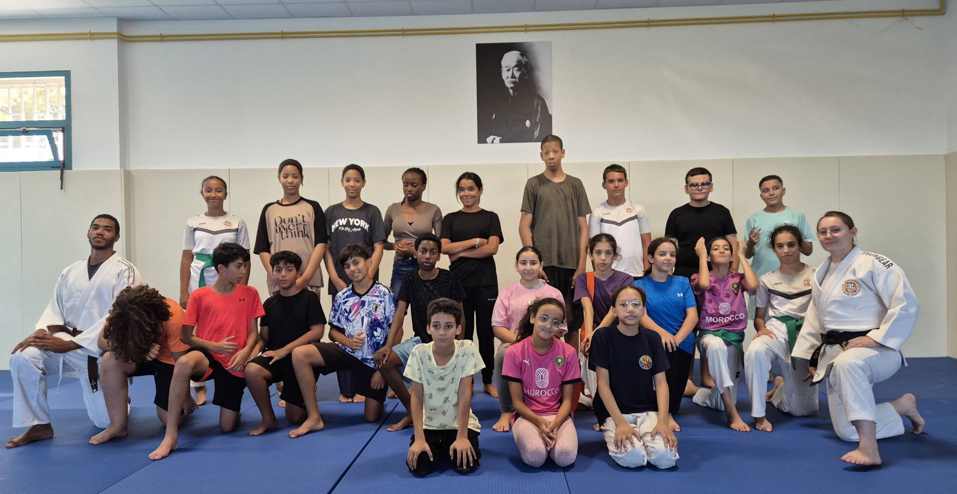 stage judo groupe d'enfants et éducateurs 