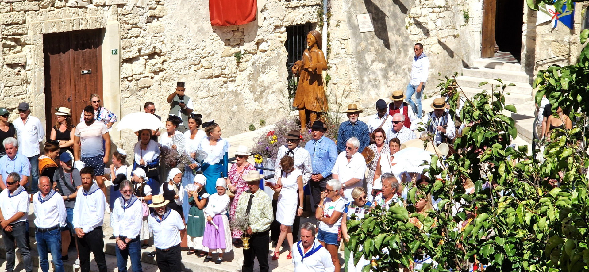 Procession à Saint Géniès des Mourgues