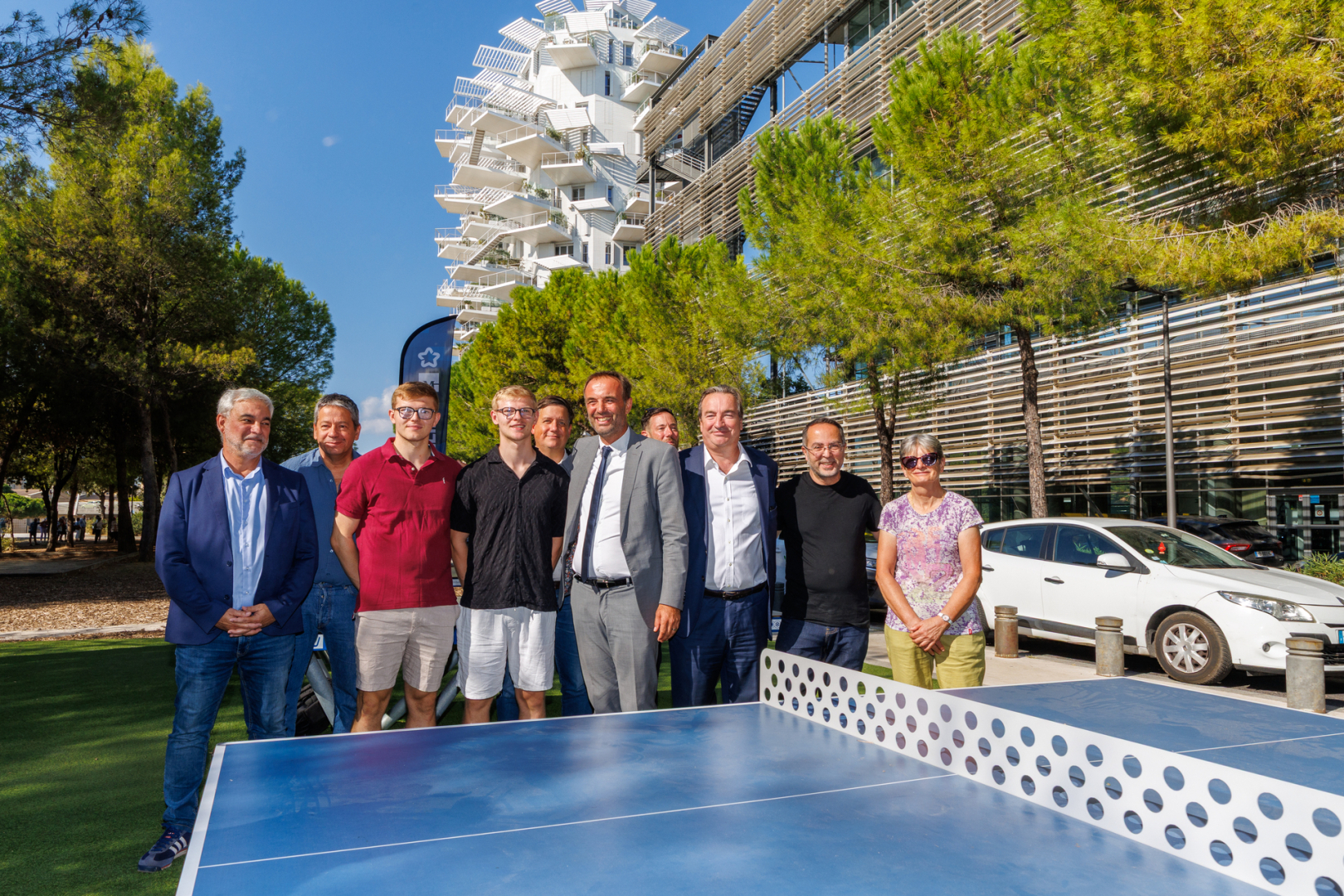 Frères Lebrun, élus, tables de ping pong, Arbre blanc