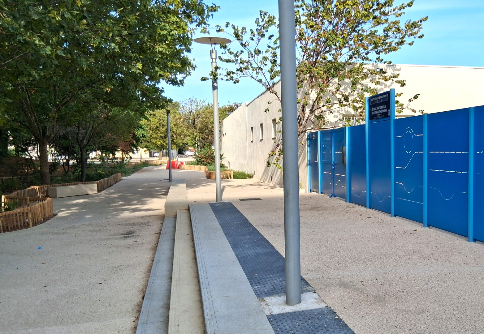 nouveau parvis écoles Louisville et Luther King  