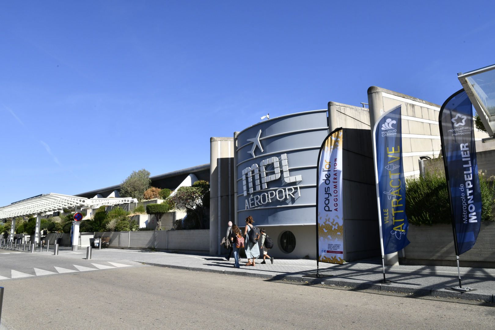 le parvis de l'aéroport 