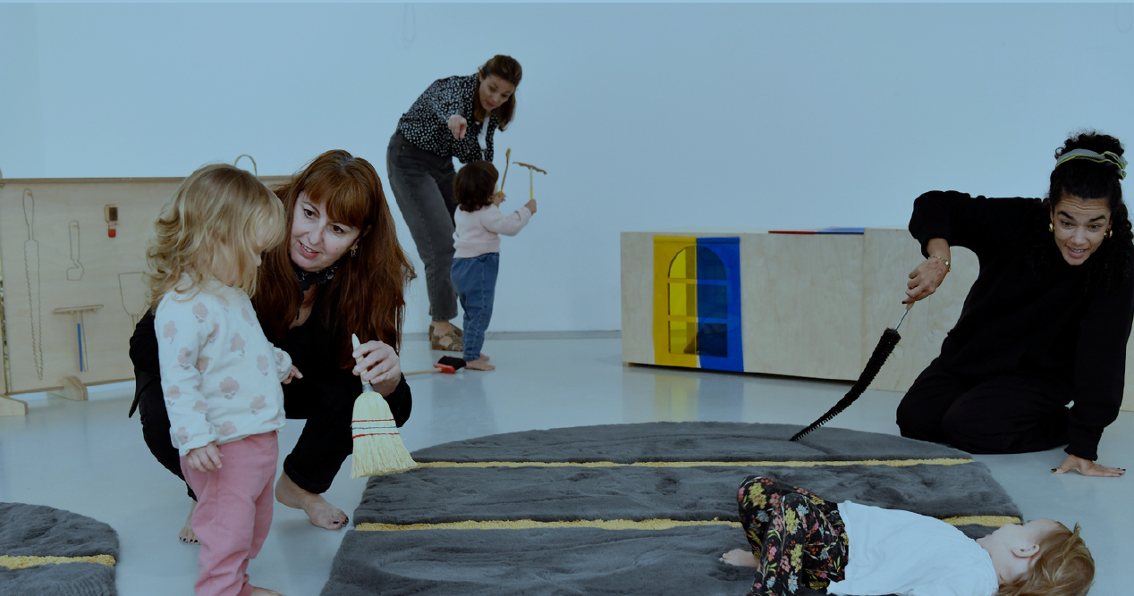enfants animatrices dispositif artistique d'éveil 