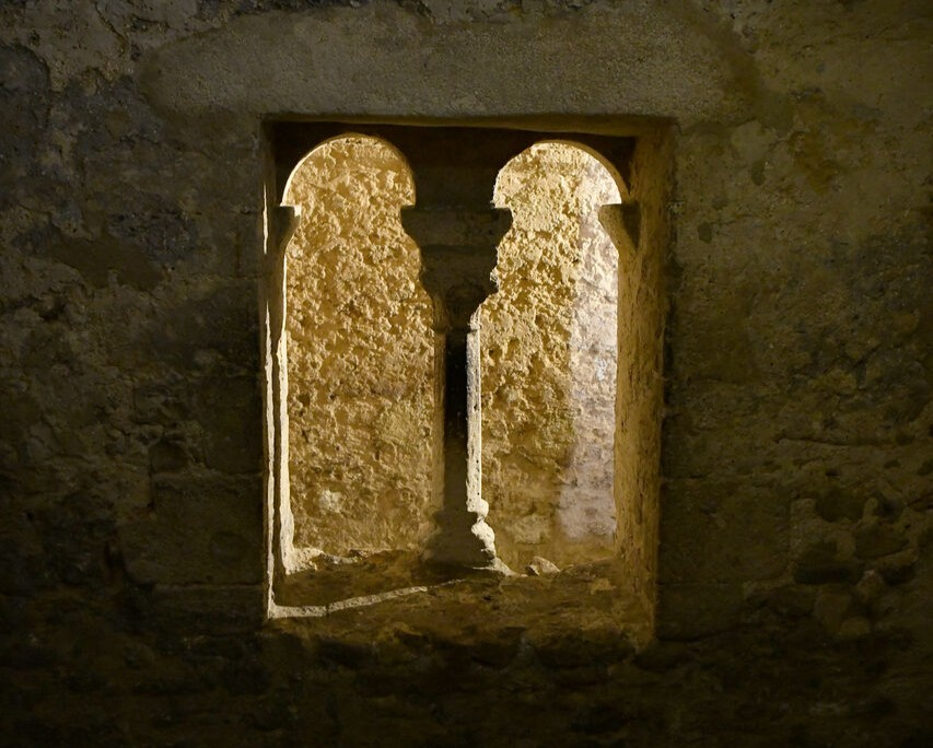 fenestrons dans le mikv&eacute; m&eacute;di&eacute;val de Montpellier