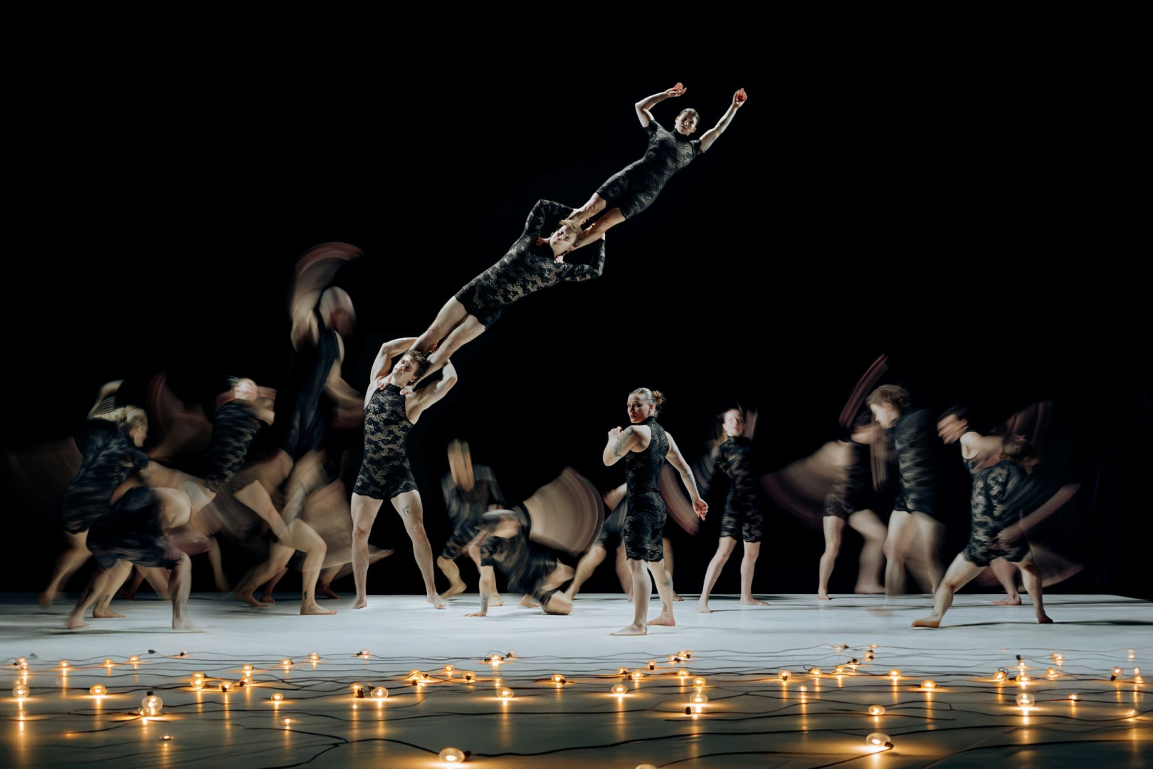les danseurs sur scène 