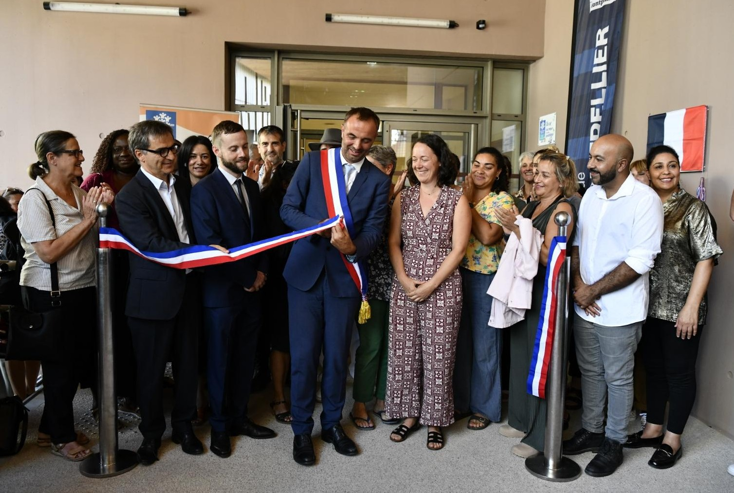 coupure ruban officiel crèche Louise Guiraud
