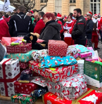 Père Noëls et cadeaux à Lavérune