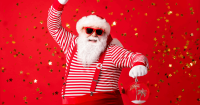 image de père Noël avec des lunettes de soleil