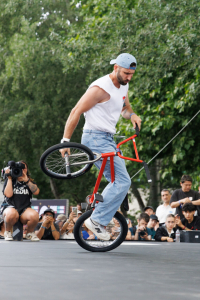 un ridez sur bmx