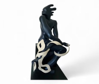 Statue Anna est assise
