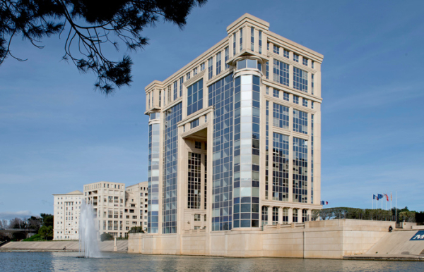 Vue de l'hôtel de région