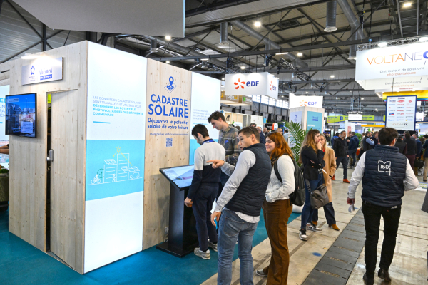 Présentation du cadastre solaire sur le stand 3M Altémed