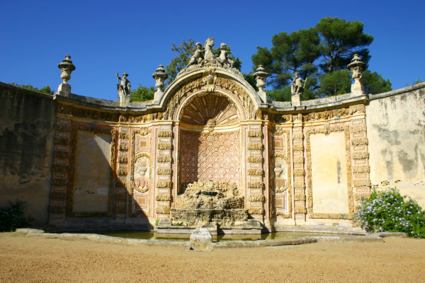 Le buffet d'eau, d'inspiration italienne, est classé monument historique