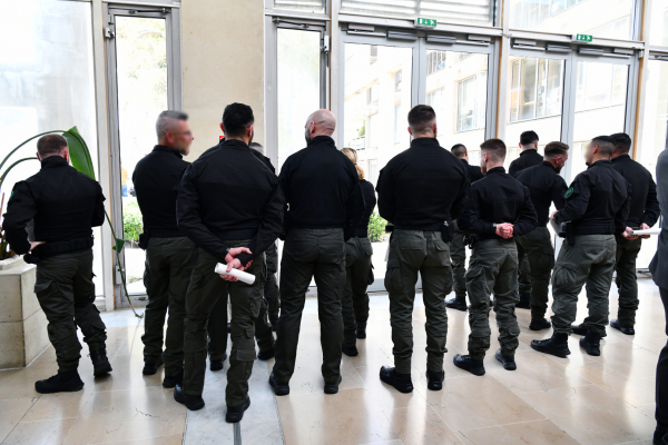 Les agents du GSRI à l'issue de leur prestation de serment au tribunal