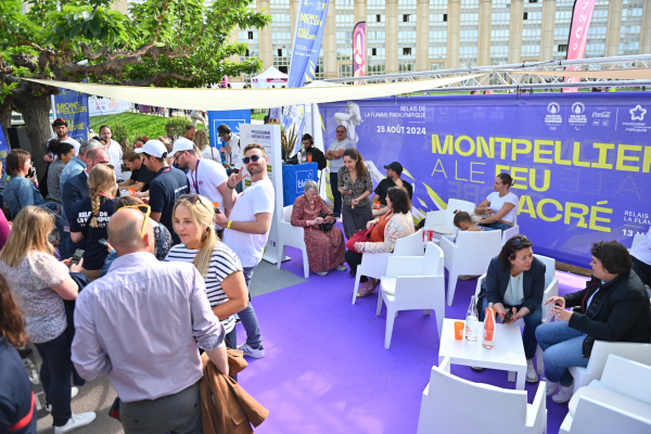 De nombreux sportifs locaux sont venus signer des dédicaces sur le stand de la Métropole 