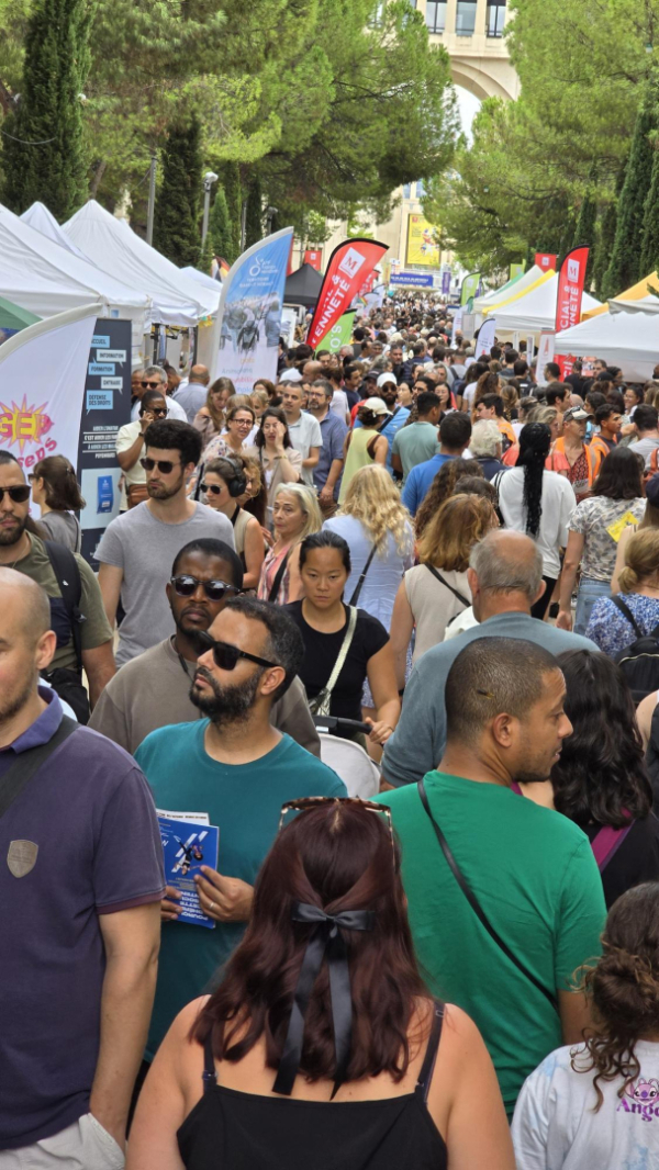 Belle affluence dans les allées d'Antigone 