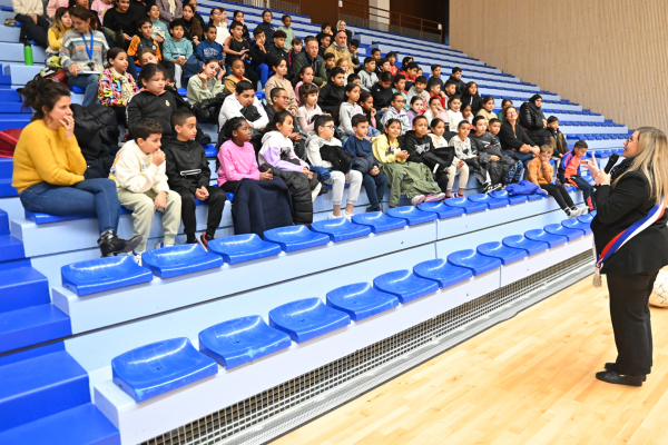 enfants tribunes élue en charge de l'accessibilité