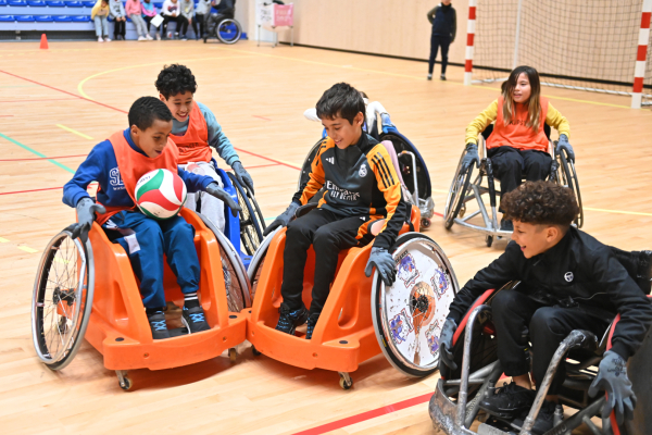 enfants fauteuil handirugby