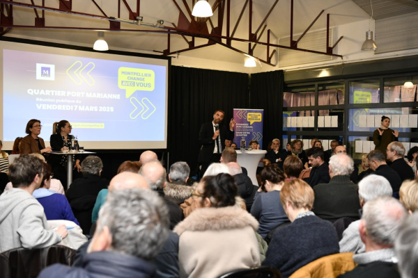 La maison pour tous Mélina Mercouri affichait complet lors de la réunion publique MCAV Port Marianne. Michaël Delafosse, maire de Montpellier, a répondu aux questions des habitants sur différentes thématiques : mobilité, économie, aménagement, sécurité, propreté…