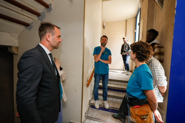 Michael Delafosse, architectes solidaires de l'association Quatorze, escaliers