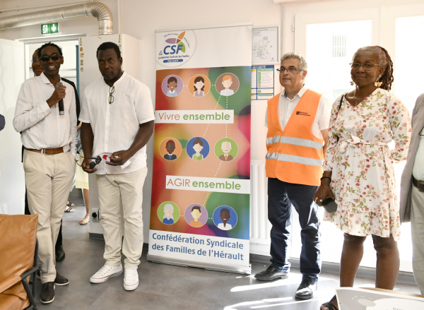 responsables de l'association Sodoto, représentants de CSF Hérault, panneau 