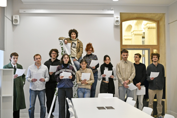 La médiathèque a été inaugurée par des lectures des élèves de la Cité des Arts
