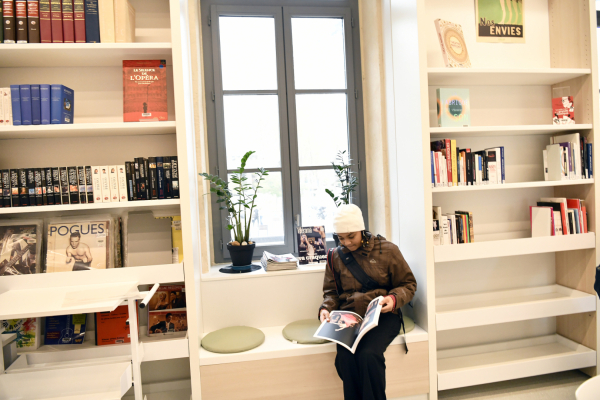 La médiathèque dispose d'un riche fonds sur la musique, la danse et le théâtre