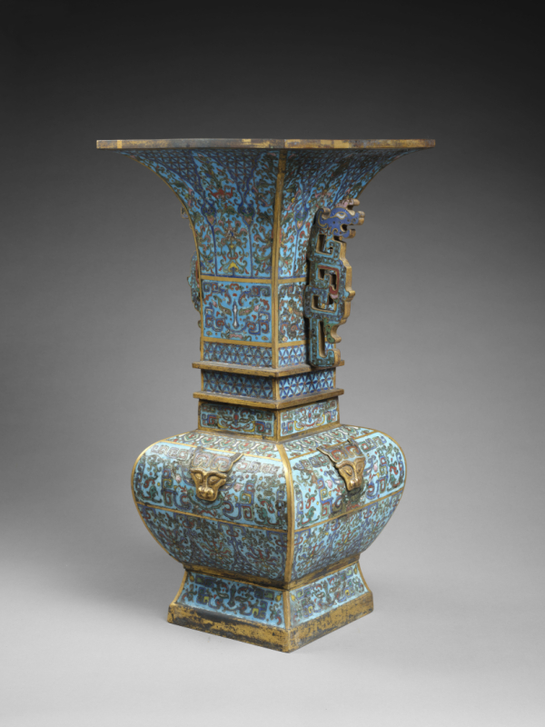 Grand vase quadrangulaire, émail cloisonné, règne de Qianlong (1736 - 1795)