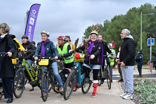 Déaprt de la vélorution direction l'université Paul Valery où la ligne 5 fait un arrêt face à l'Atrium