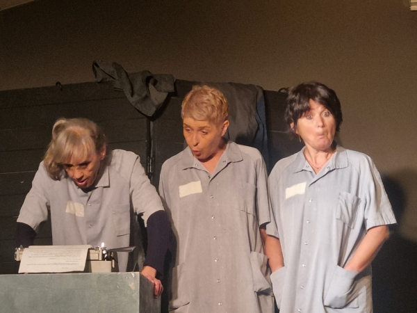 Théâtre 21h30 Pattes à caisse et tout à trac Cie Les Tridéphasées