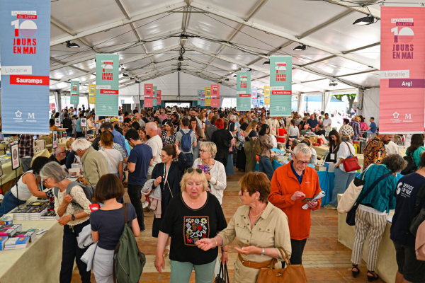 ambiance stands au Peyrou