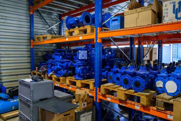 matériel stock varié en magasin