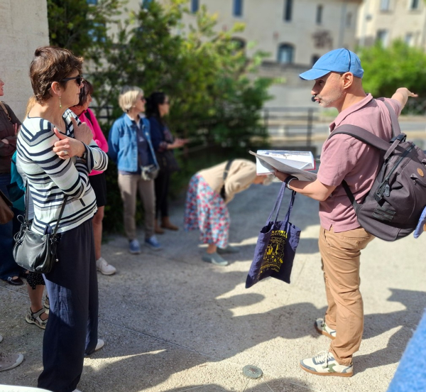 Guide et touriste