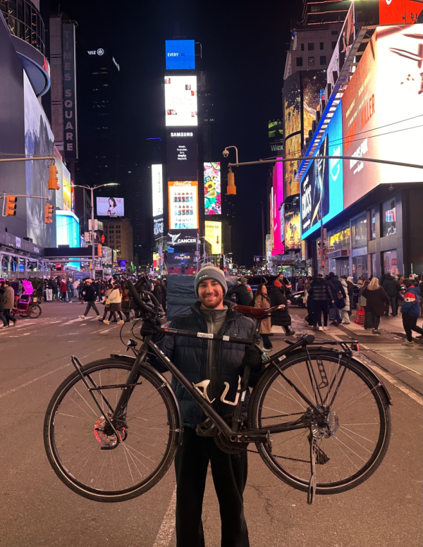 Djivann et son vélo à Times Square, New York