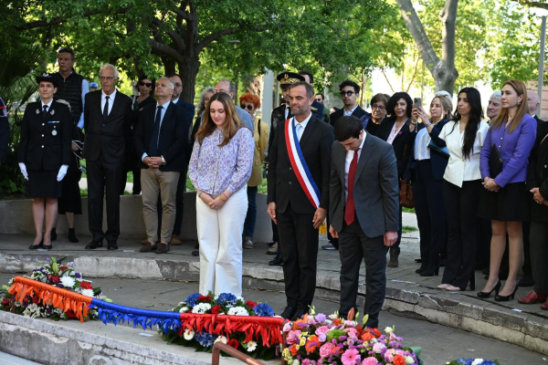 Cérémonie d'hommage aux victimes du génocide arménien sur l'esplanade Charles de Gaulle