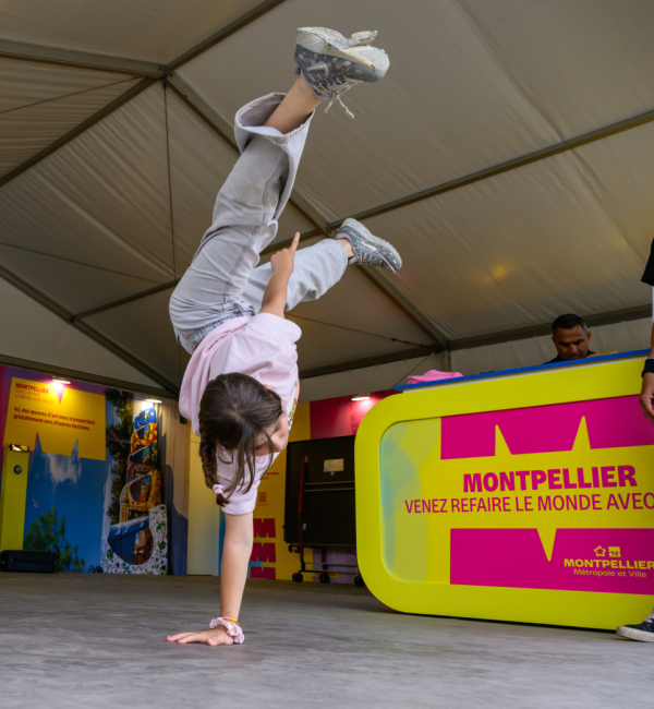 d&eacute;monstration et atelier breakdance sur le stand de la Ville et de la M&eacute;tropole de Montpellier