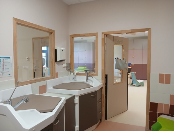 salle de change des bébés