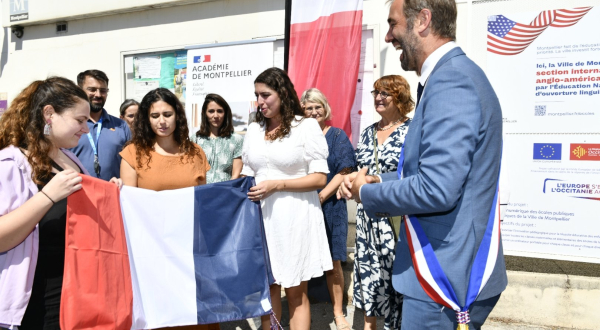 dévoilement de la plaque de la section internationale de l'école Sigmund Freud