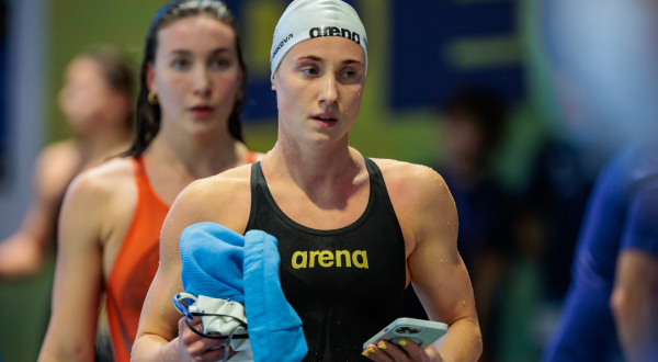 Portrait d'Anastasiia à la piscine