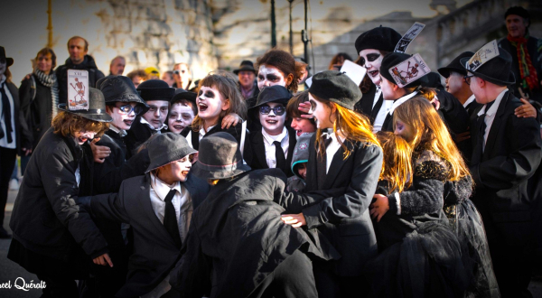 Groupe d'enfants déguisés