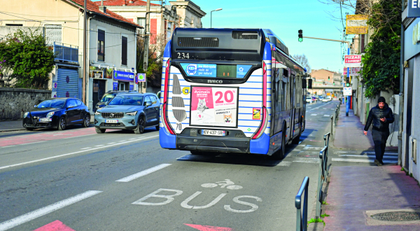 Une voie de bus