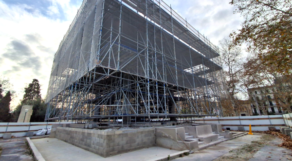 Vue des travaux de rénovation du kiosque Bosc
